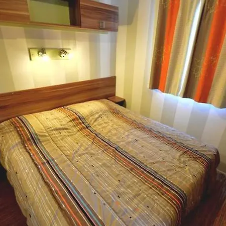 Mobil-home Avec Terrasse, 3 Chambres, 4 Personnes - Api-1-52-1131 Camping Saint-Rome-de-Tarn