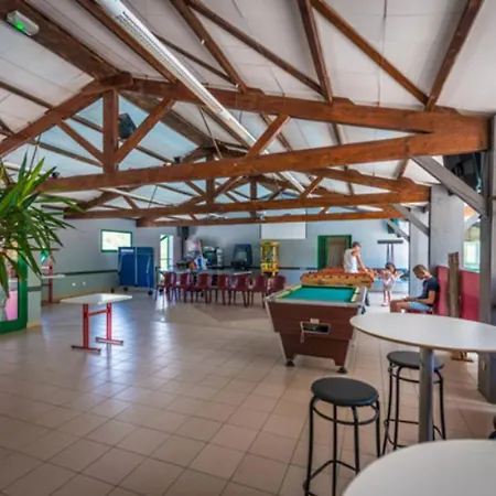 Mobil-home Avec Terrasse, 3 Chambres, 4 Personnes - Api-1-52-1131 Camping Saint-Rome-de-Tarn